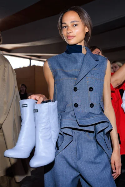 Look 3
